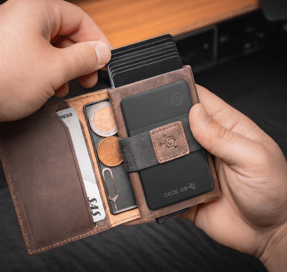 COLLARS ウォレットコード TRACKER CARD – CODE 118
